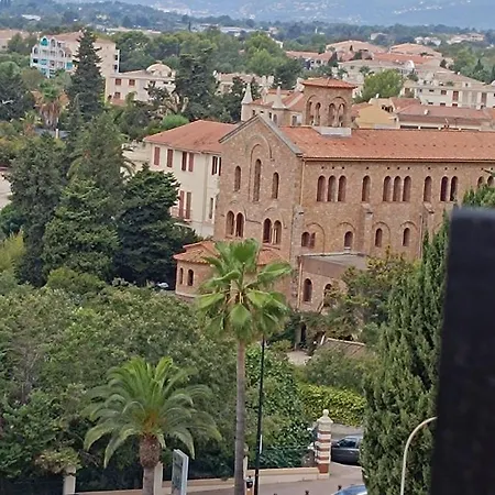 Les Iles D'or Apartament